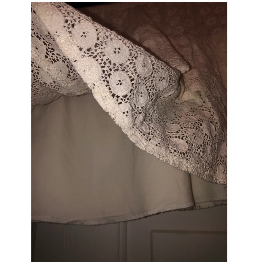 Size Medium White Eyelet Lace Pattern Mini Skirt - image 3
